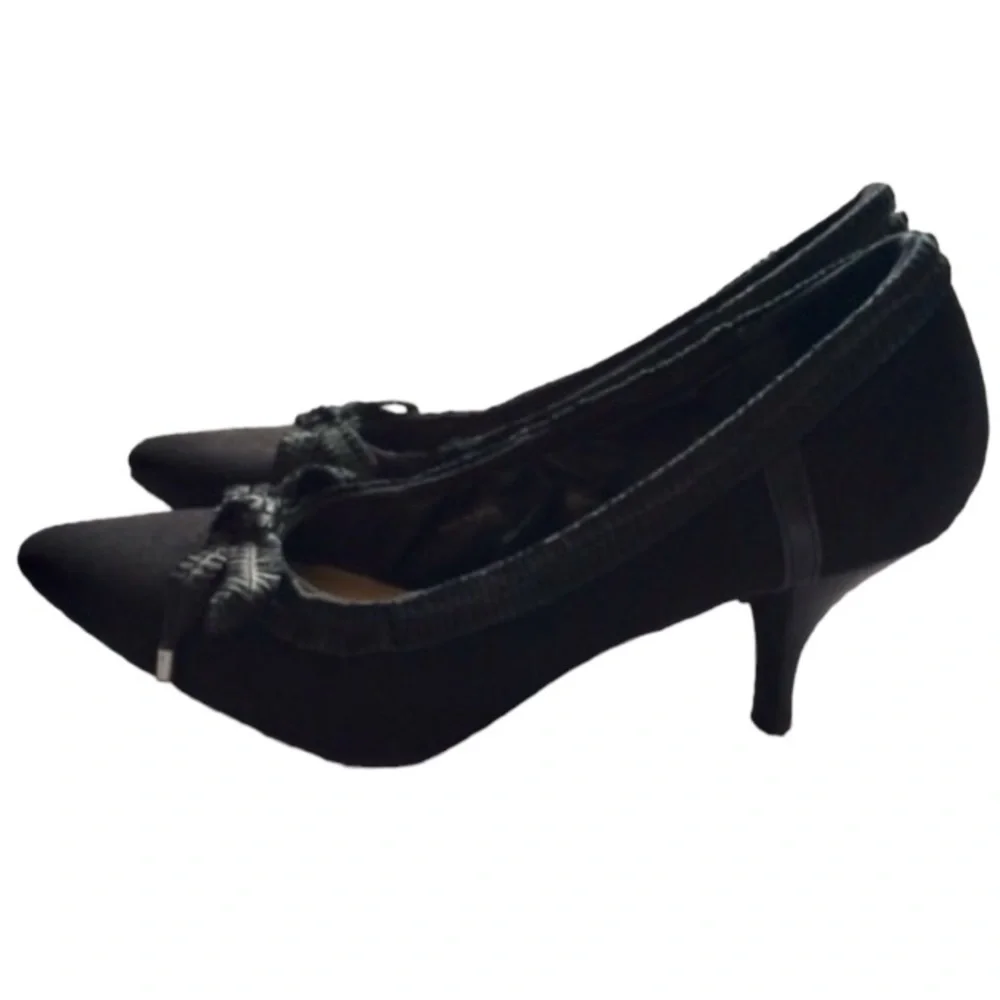 Tahari Bess Heel Pump Bow 6